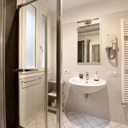 True 2 Bedrooms In The Heart Of Castello Velence