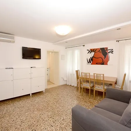 True 2 Bedrooms In The Heart Of Castello