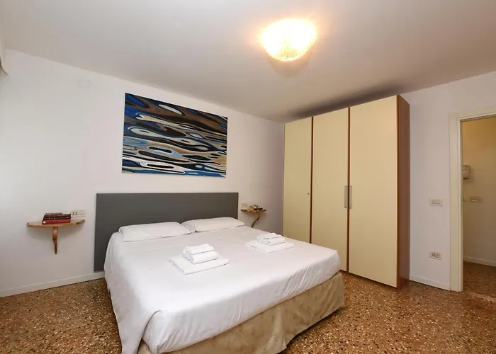 Castello Heart 2br Walk To San Marco & Biennale Apartman